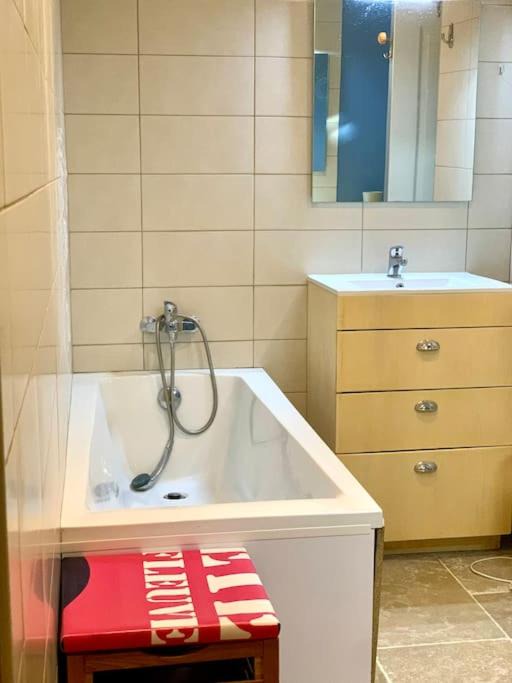 Photo of Bathroom in Sauternes