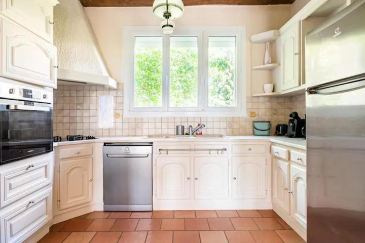 Photo of Kitchen in Neuille-Pont-Pierre