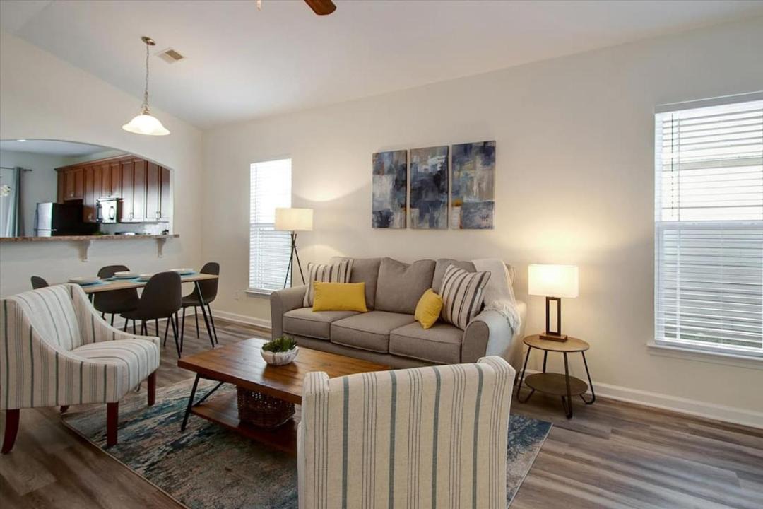Photo of Livingroom in Port Wentworth