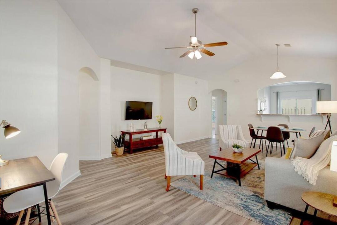 Photo of Livingroom in Port Wentworth