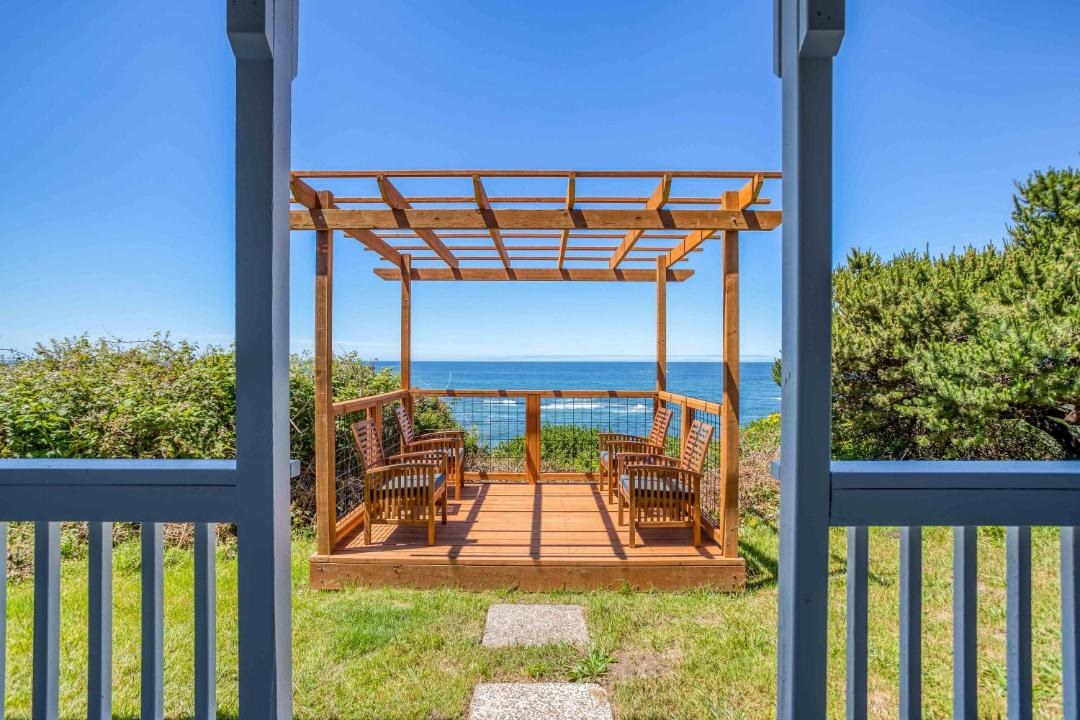 Photo of Patio Balcony in Lincoln Beach