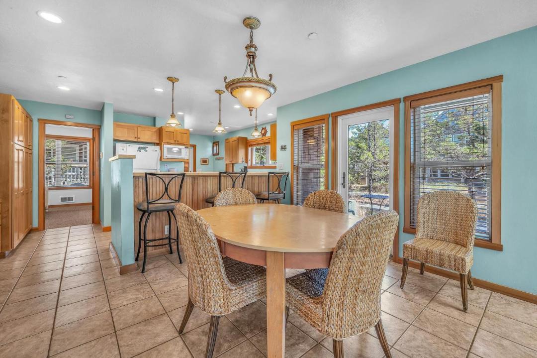 Photo of Livingroom in Shorepine Village