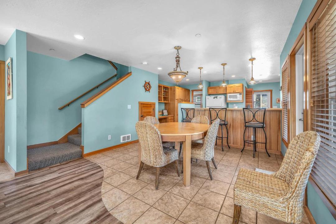 Photo of Livingroom in Shorepine Village