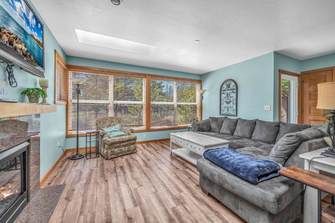 Photo of Livingroom in Shorepine Village