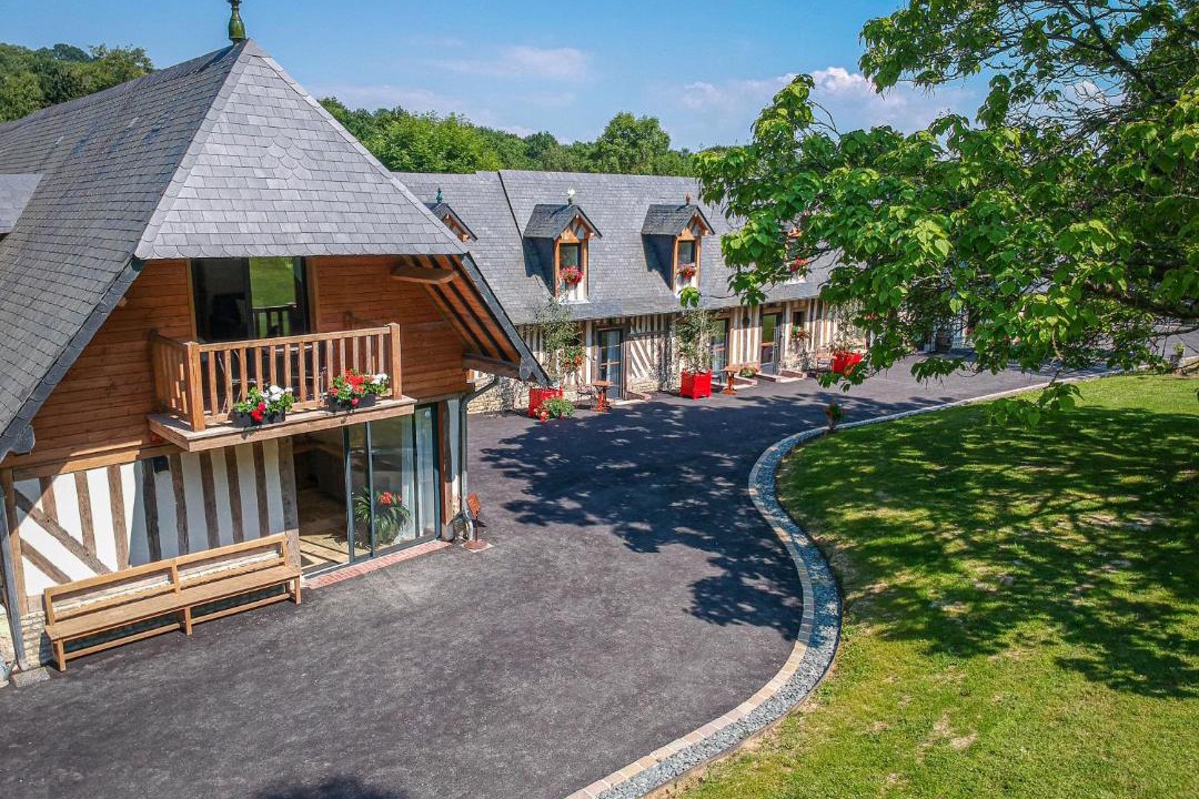 Photo of Others in Angerville