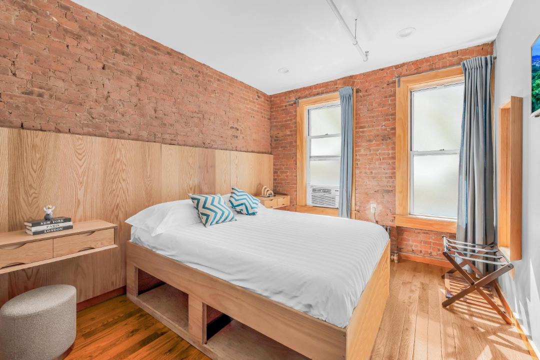 Photo of Others in Tremont