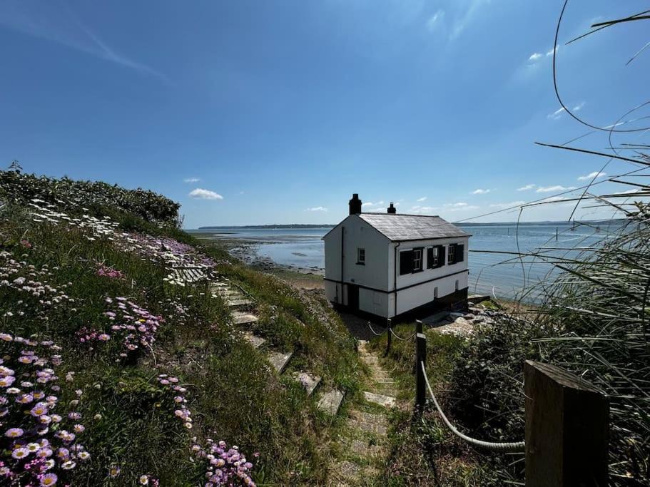 Photo of Buildings in Netley