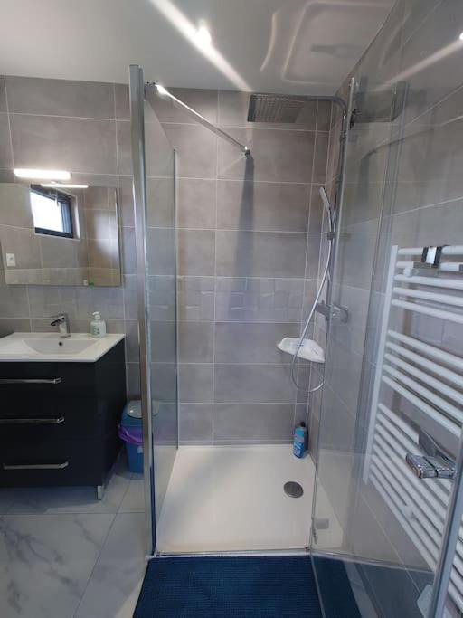 Photo of Bathroom in Villeneuve-Saint-Denis