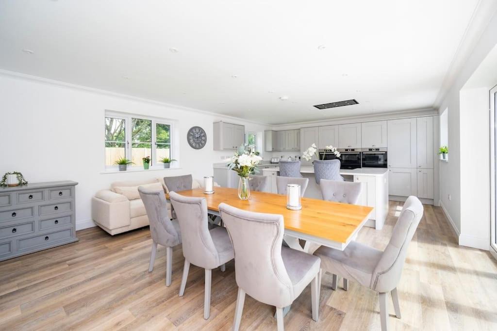 Photo of Others in Eye