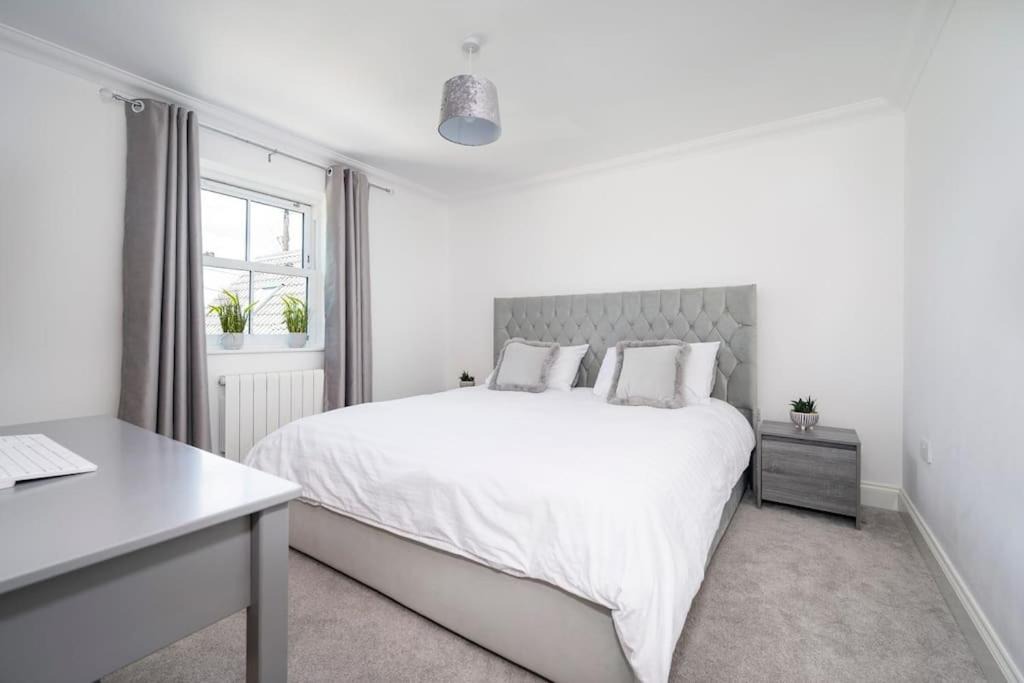 Photo of Bedroom in Eye