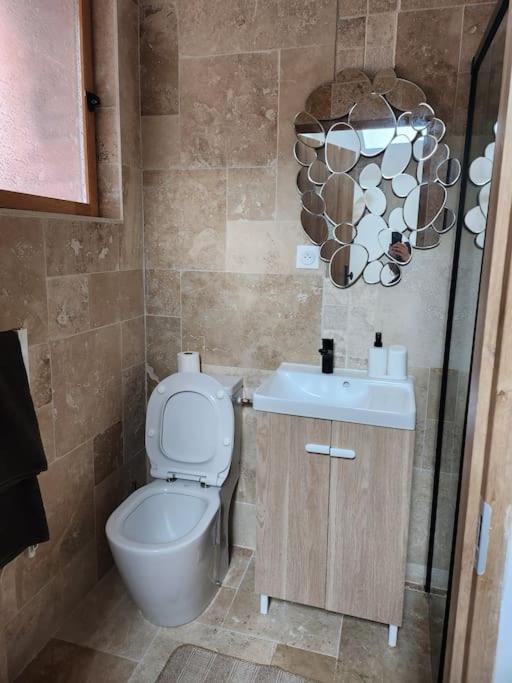 Photo of Bathroom in Ballan-Mire