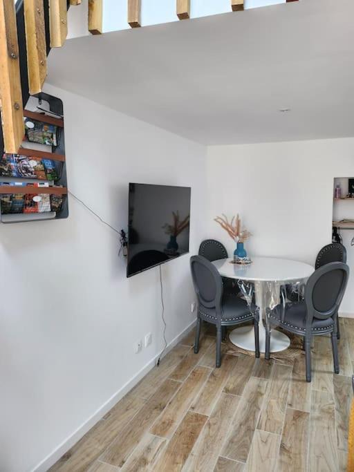 Photo of Livingroom in Ballan-Mire