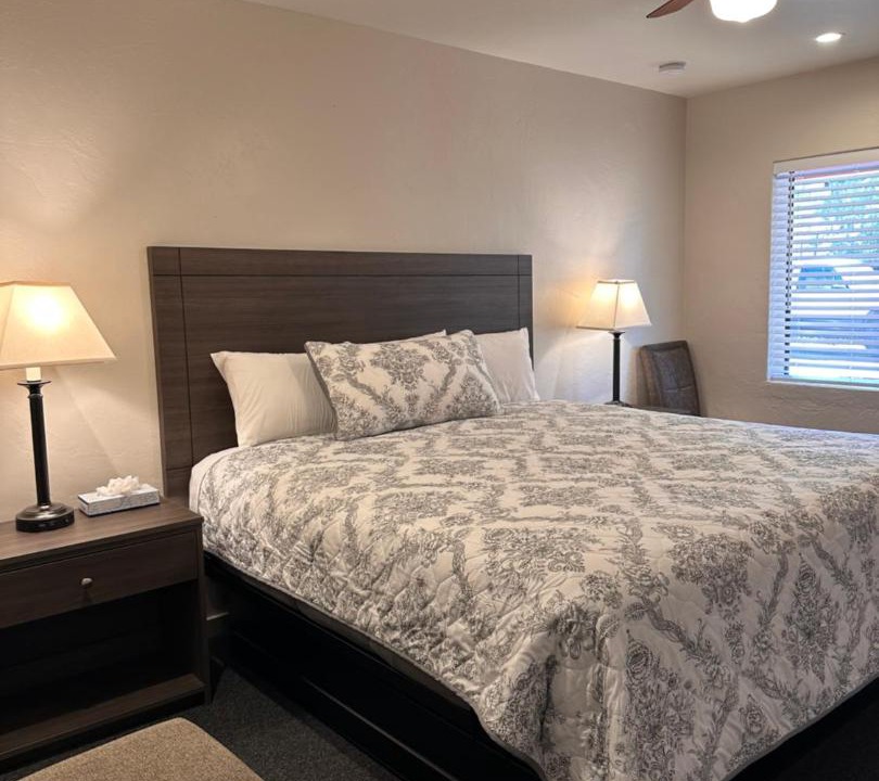 Photo of Bedroom in Lee Vining