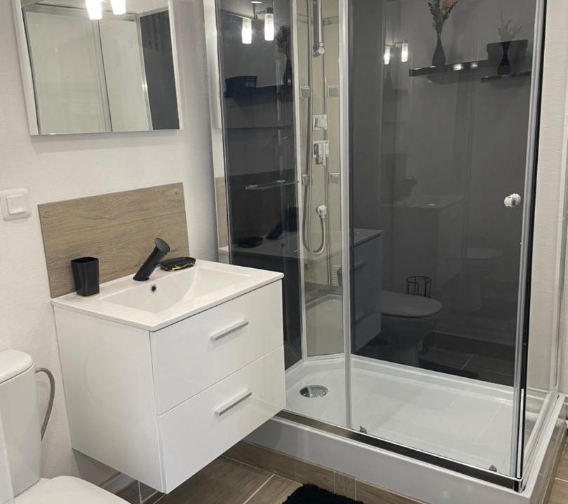 Photo of Bathroom in Laval