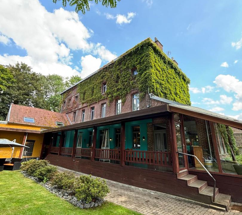 Photo of Others in Artres