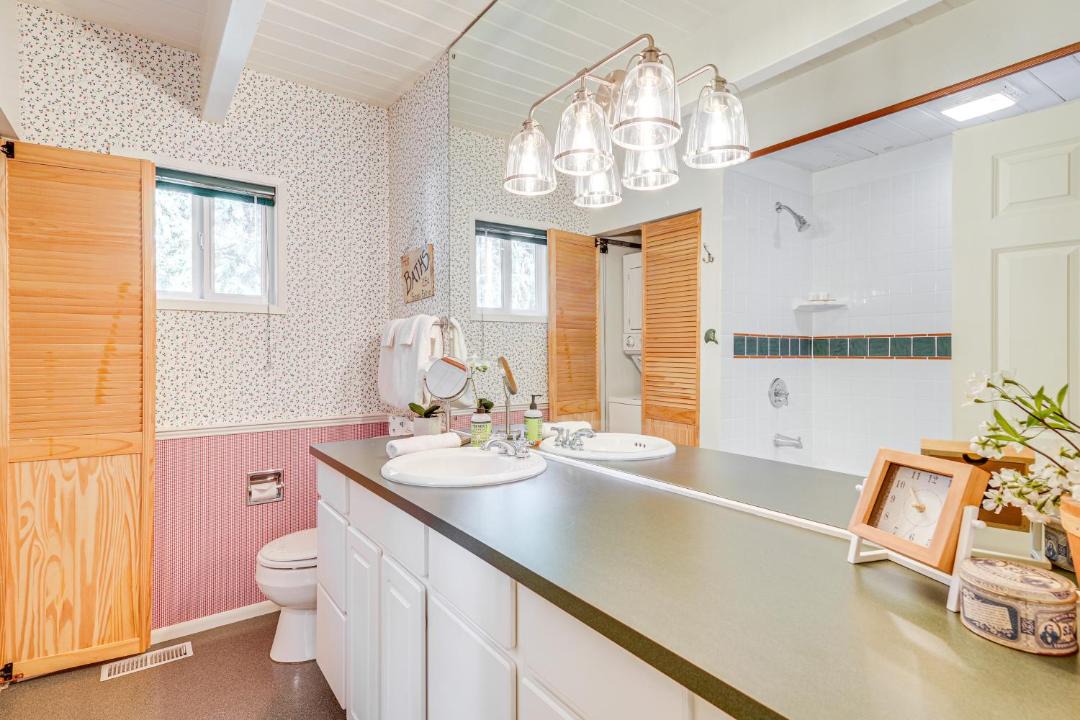 Photo of Bathroom in Langley