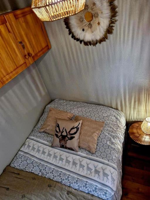 Photo of Bedroom in Eclose-Est