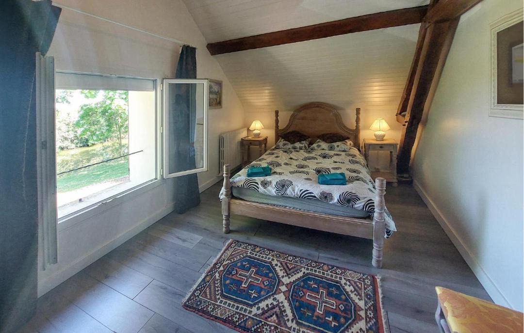 Photo of Bedroom in Allonnes