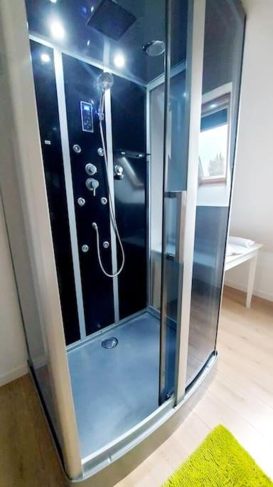 Photo of Others in La Rouge