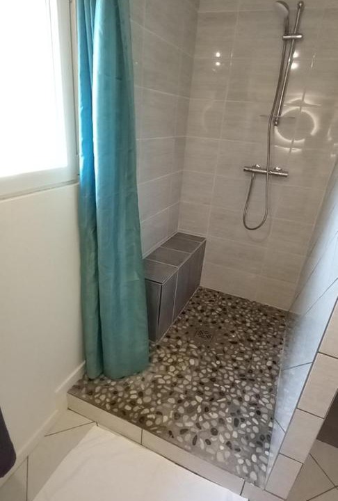 Photo of Bathroom in Lachapelle-sous-Gerberoy