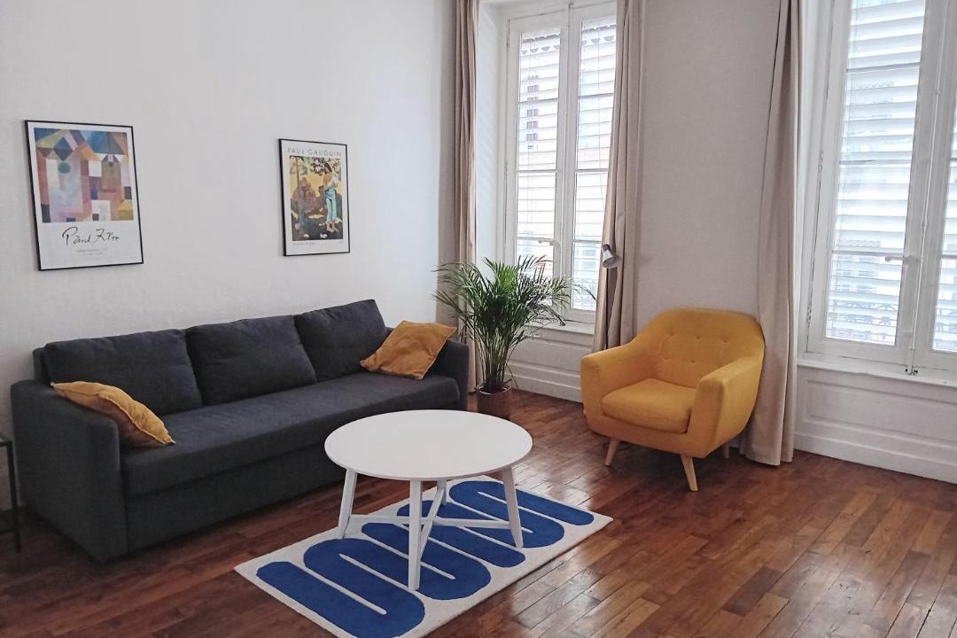 Photo of Livingroom in Voltaire - Saint Amour