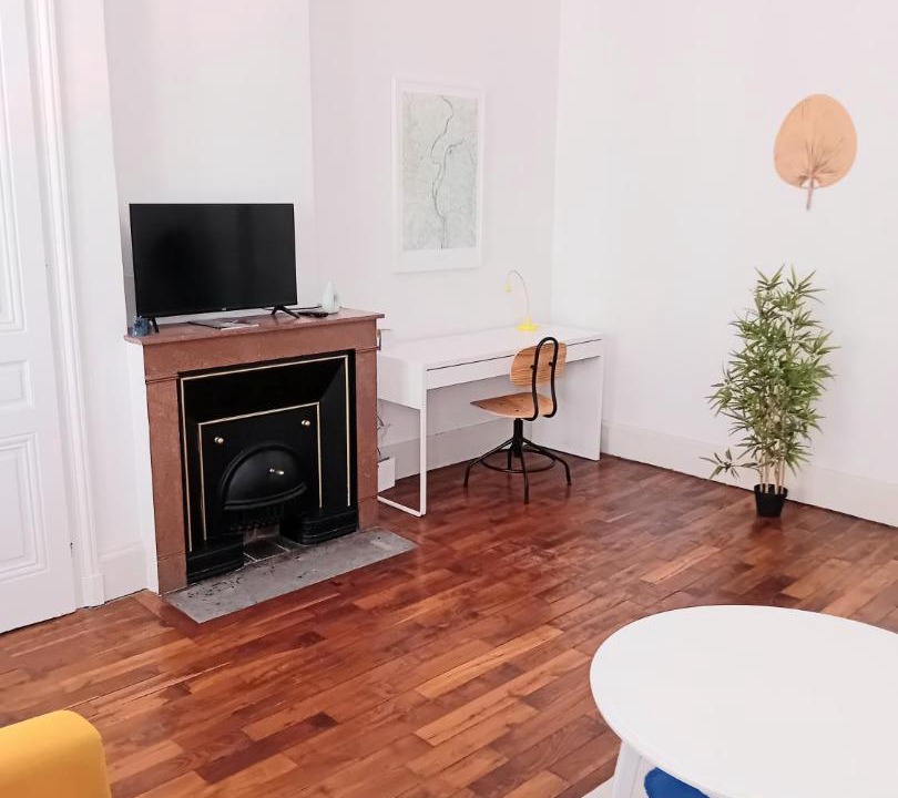 Photo of Livingroom in Voltaire - Saint Amour