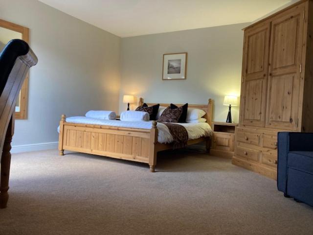 Photo of Others in Matching Tye