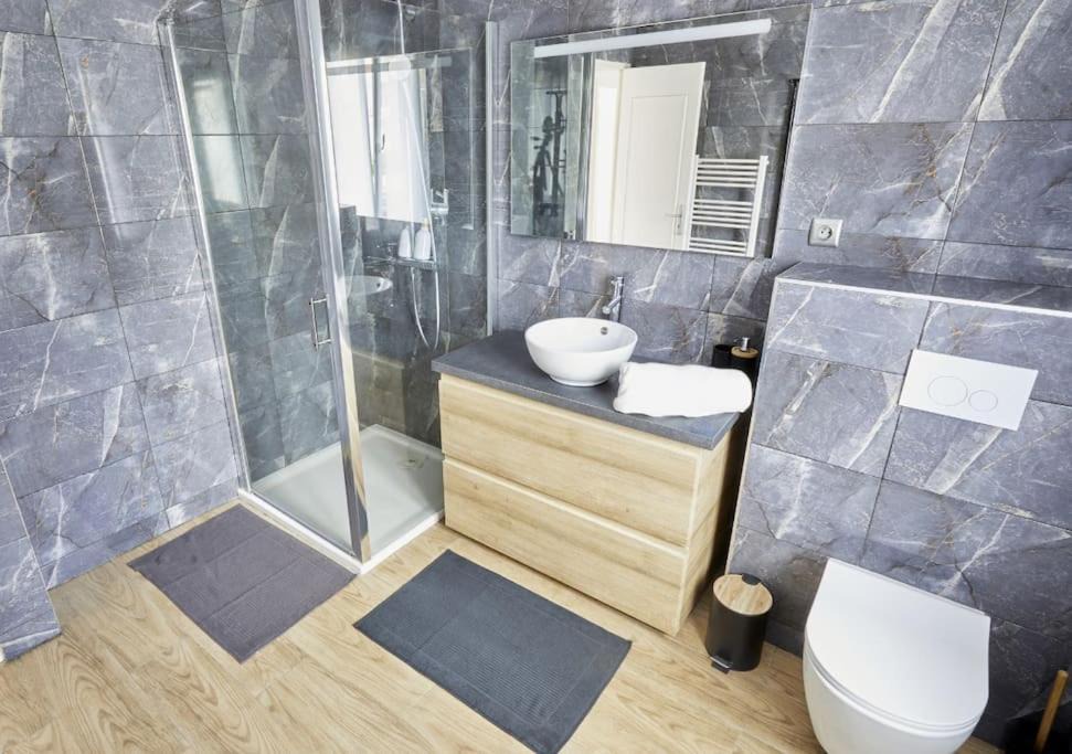 Photo of Bathroom in Mons-en-Baroeul