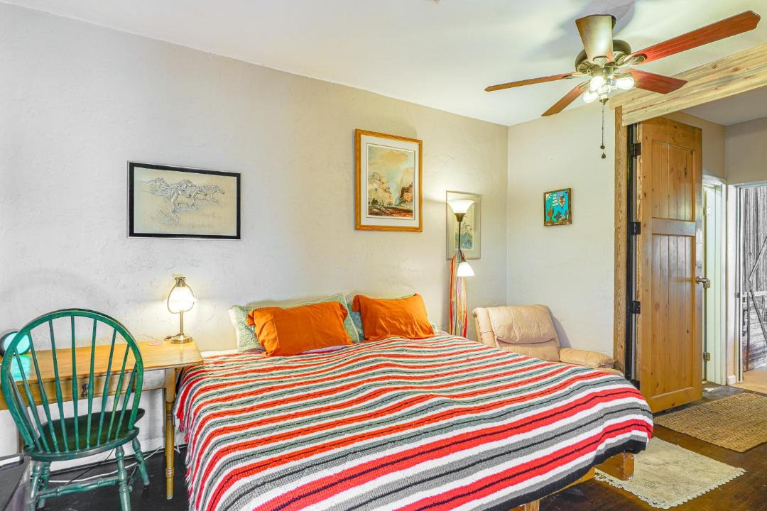 Photo of Bedroom in The Garden District