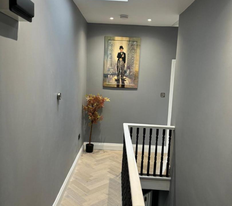 Photo of Others in Knight's Hill