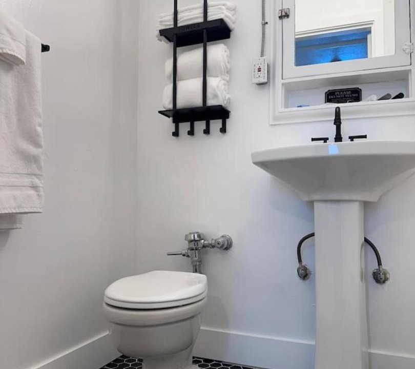 Photo of Bathroom in Downtown Klamath Falls