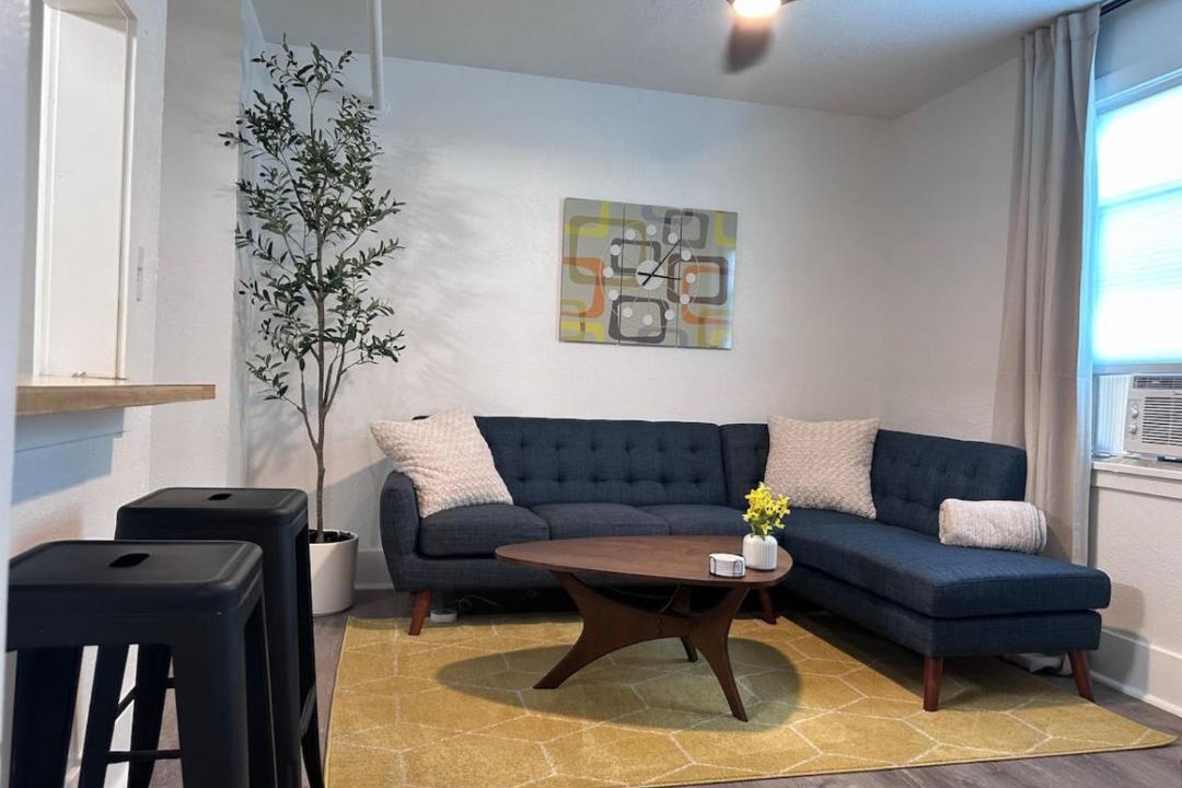Photo of Livingroom in Downtown Klamath Falls