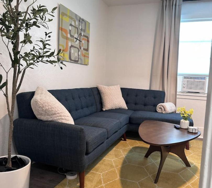 Photo of Livingroom in Downtown Klamath Falls