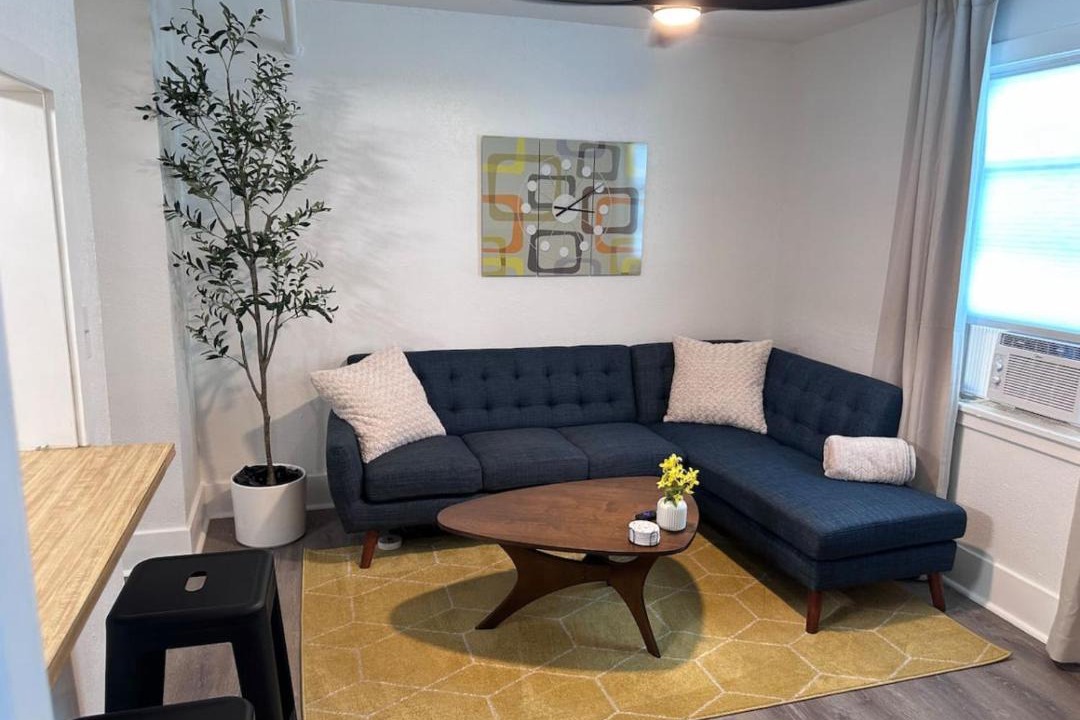 Photo of Livingroom in Downtown Klamath Falls