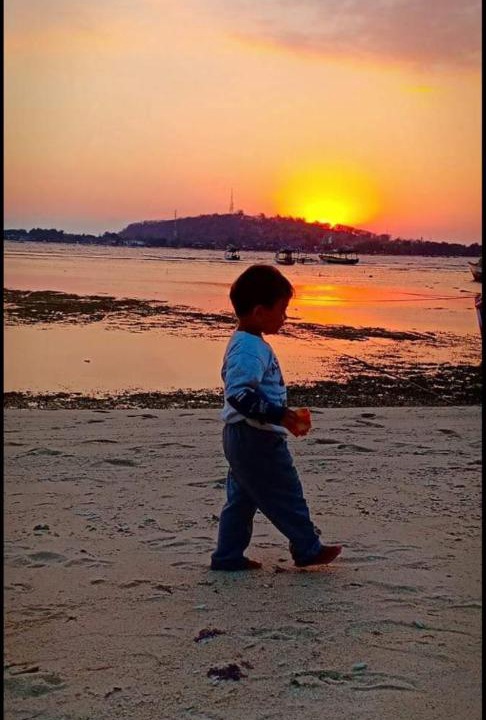 Photo of Human In Picture in Gili Meno