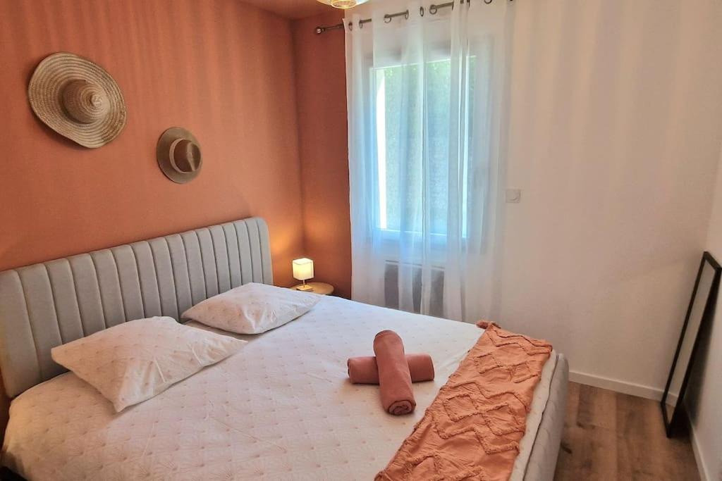 Photo of Bedroom in Saint-Laurent-de-Medoc