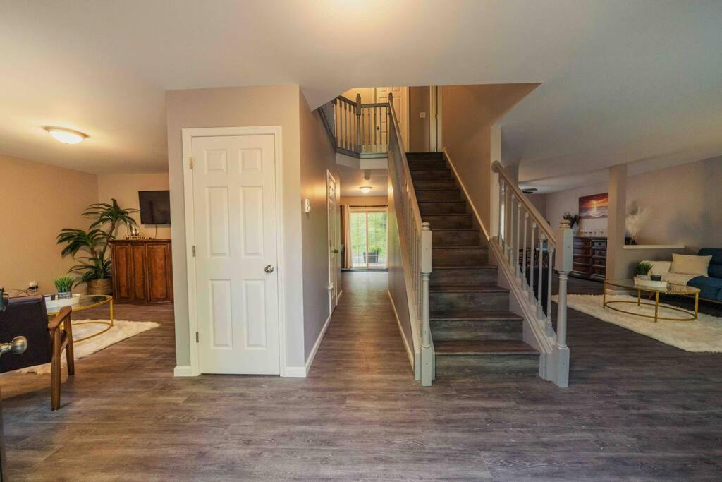 Photo of Others in Mount Pocahontas