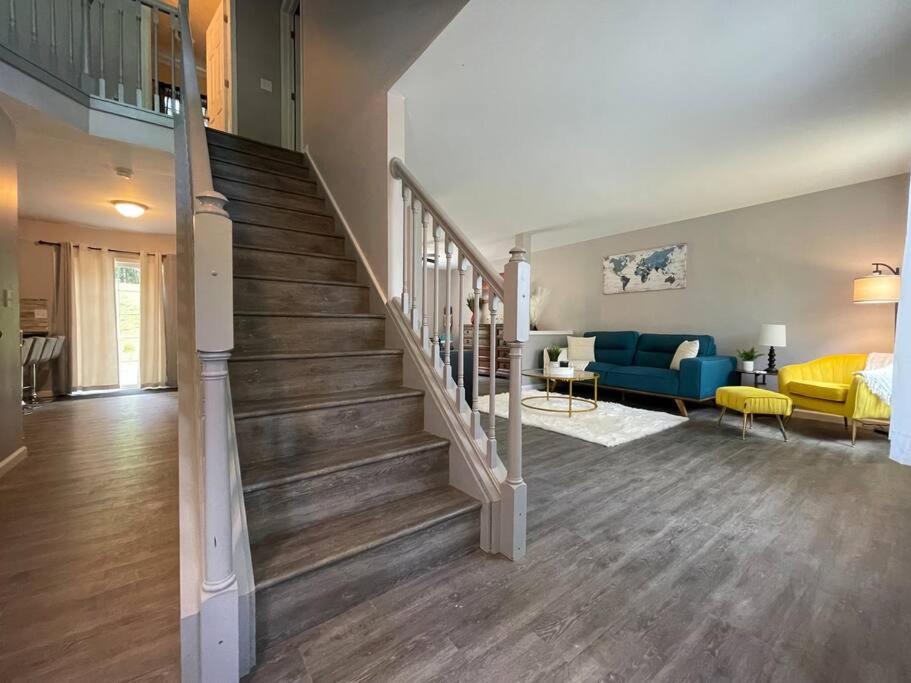 Photo of Others in Mount Pocahontas