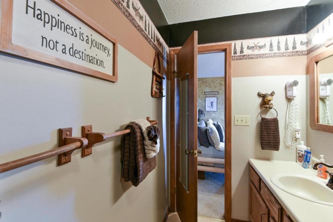 Photo of Others in Notch Estates