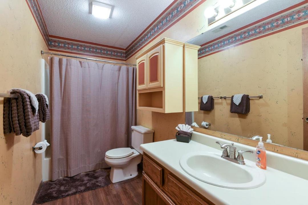 Photo of Others in Notch Estates