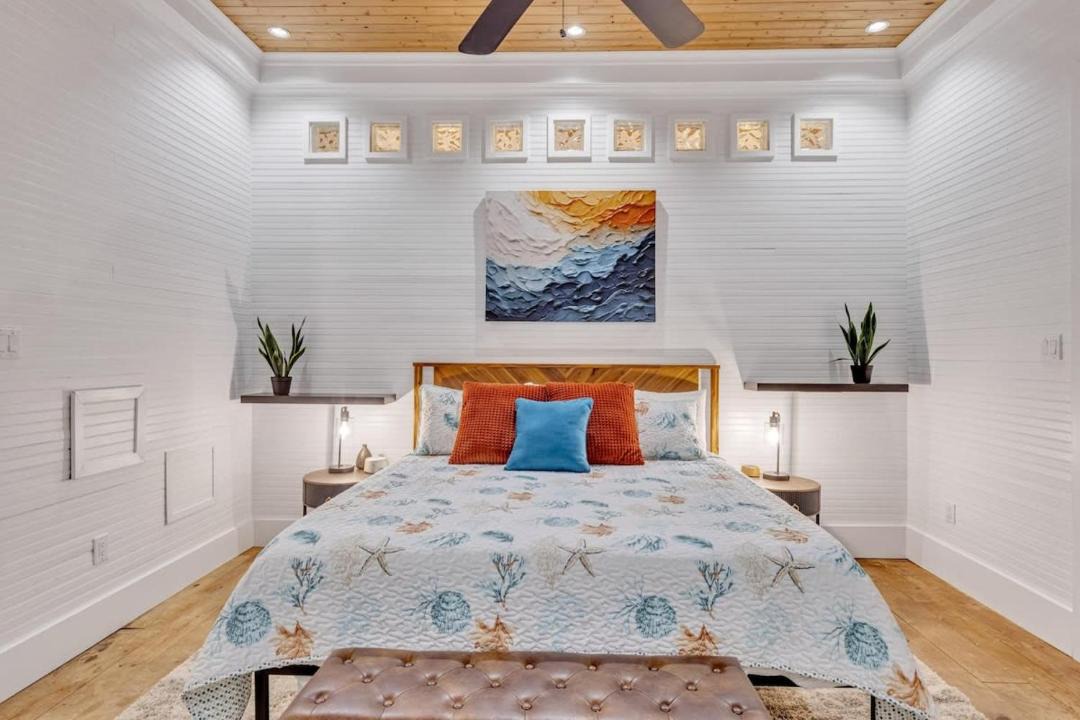 Photo of Bedroom in Gulfport