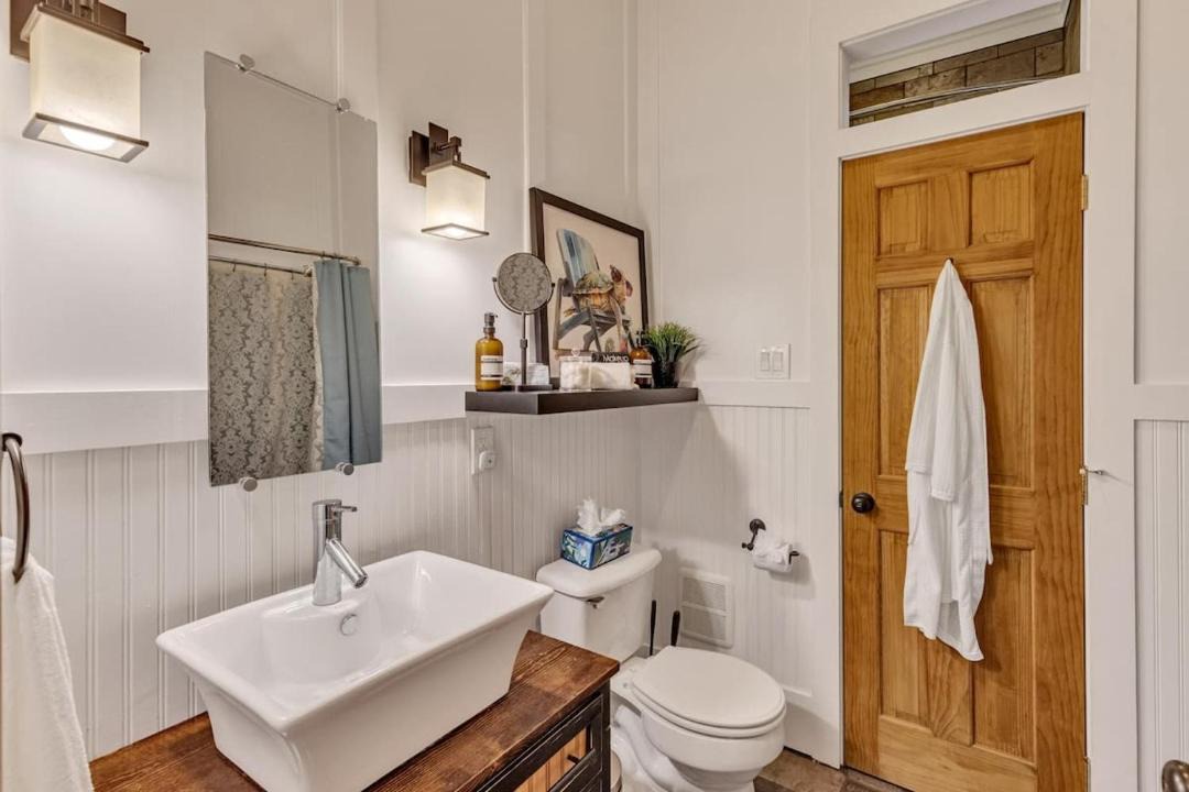 Photo of Bathroom in Gulfport