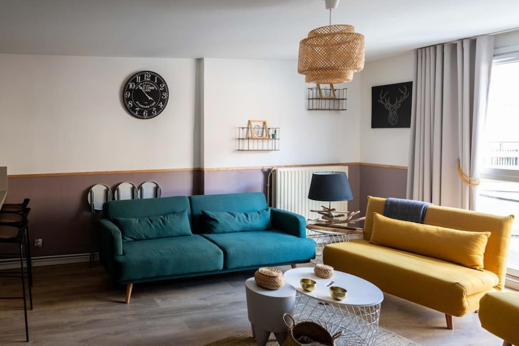 Photo of Livingroom in Lens
