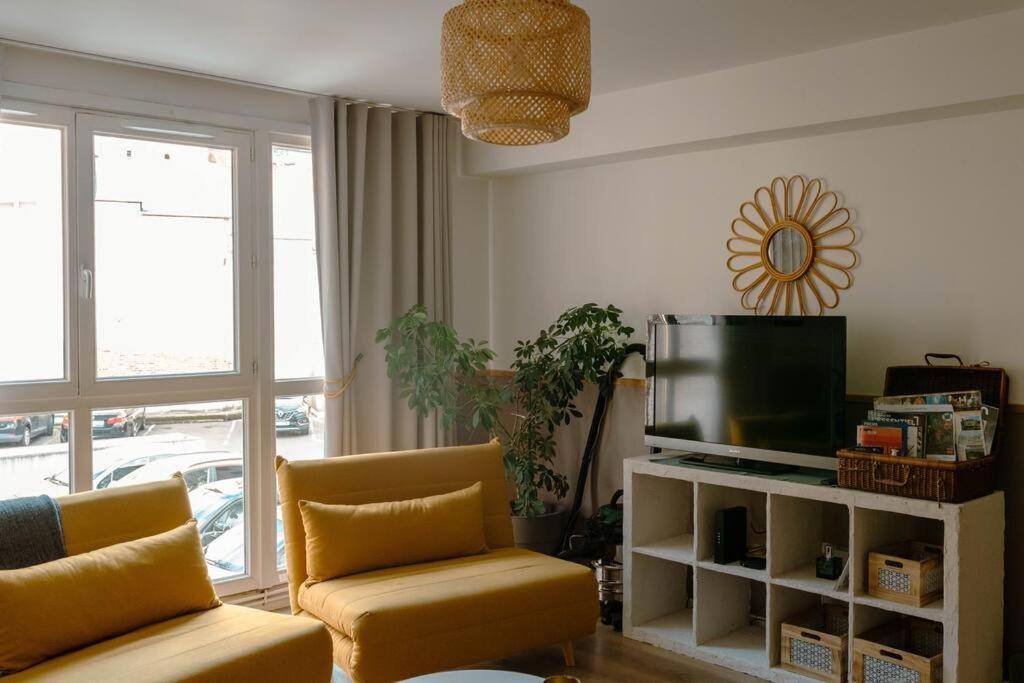 Photo of Livingroom in Lens