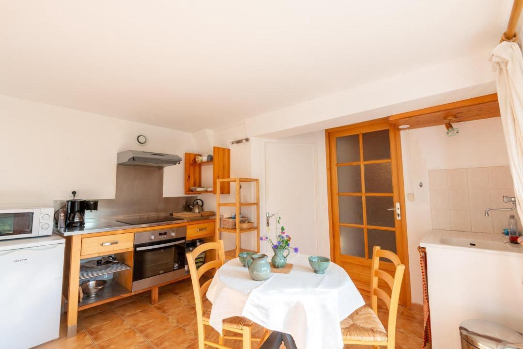 Photo of Kitchen in Saint-Pierre-des-Tripiers