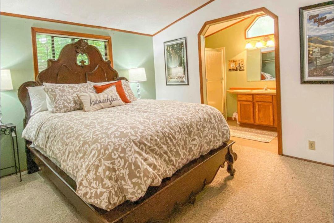 Photo of Bedroom in Klamath