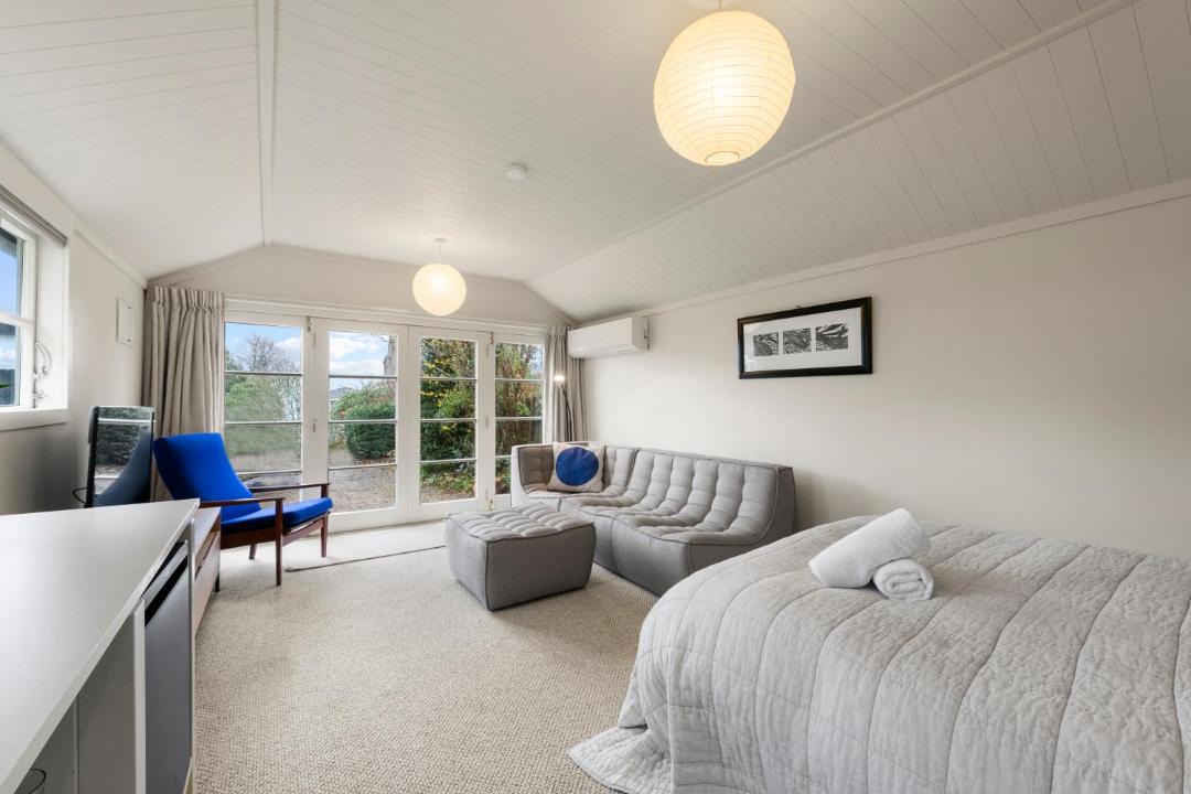 Photo of Others in Two Mile Bay