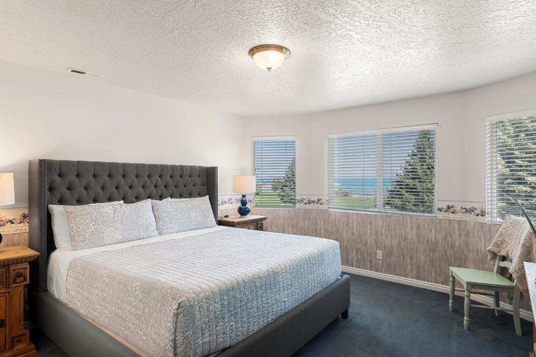Photo of Bedroom in Harbor Village