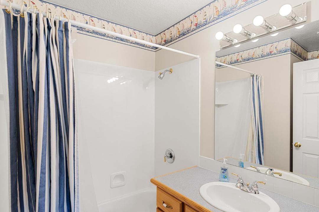 Photo of Bathroom in Harbor Village