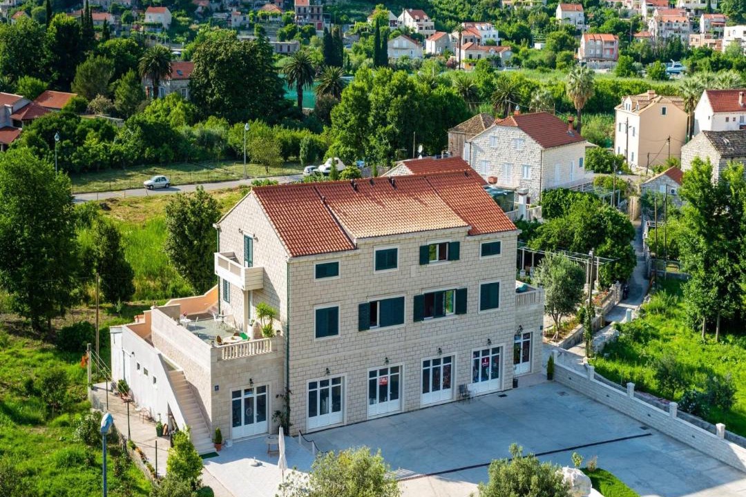 Photo of Buildings in Komolac